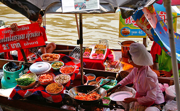 Amphawa Floating Market